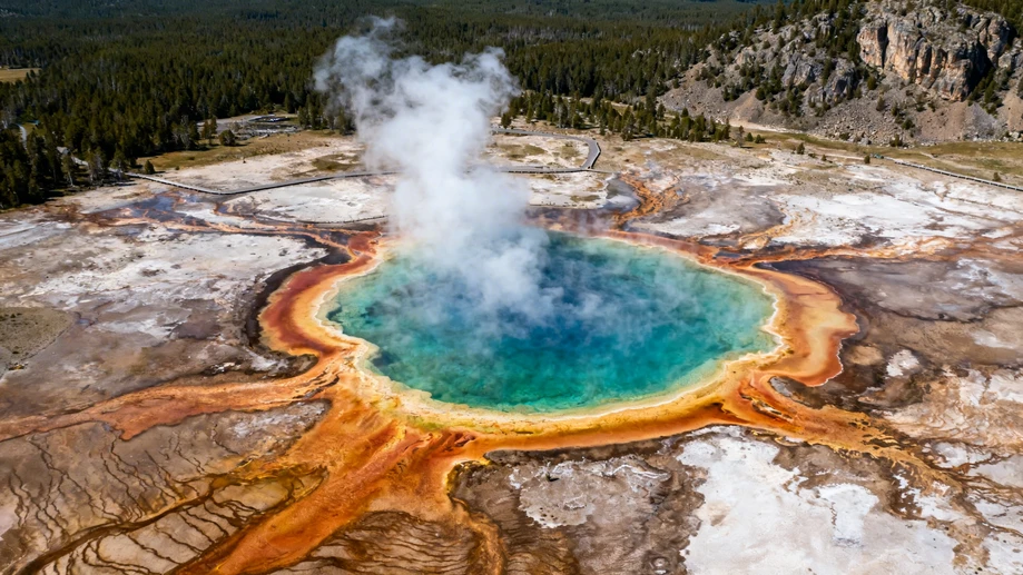 Experience the Unforgettable Majesty of Yellowstone National Park!
