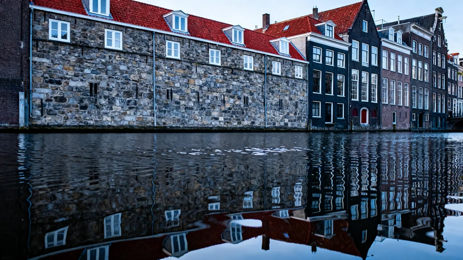 Discover Amsterdam's Enchanting Canals and Vibrant Culture on a Memorable Journey