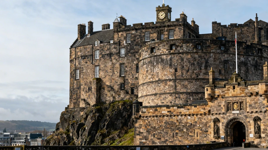 Unveiling the Secrets of Edinburgh Castle A Journey Through Time